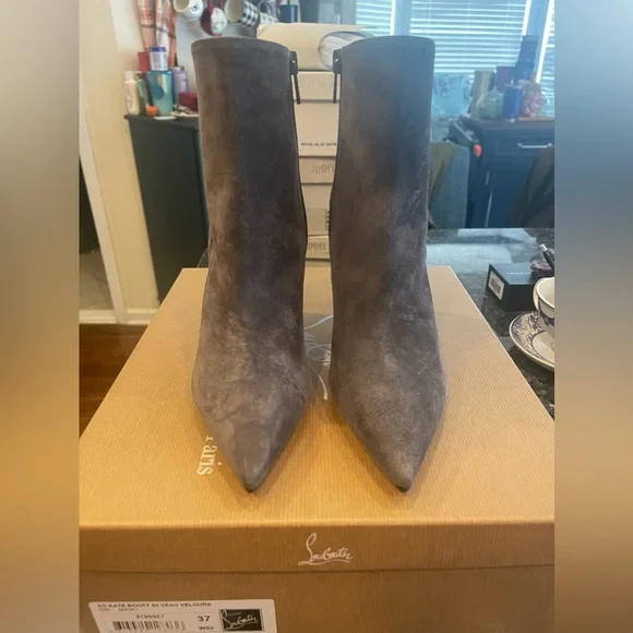 Christian louboutin so 2025 kate bootie